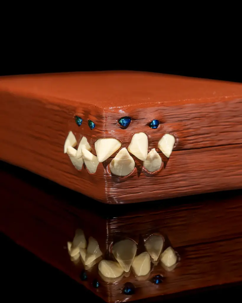Mimic_Dice_Tray_3_f29d5288fe.webp