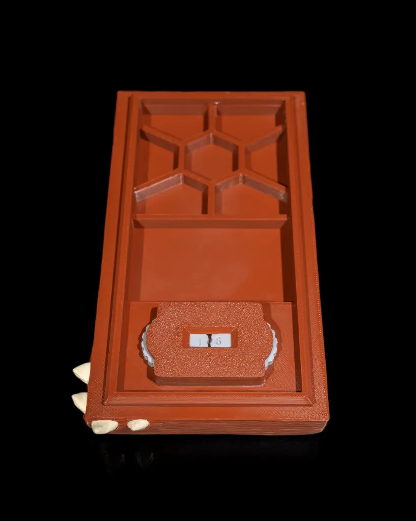 Mimic_Dice_Tray_6_8d3550d11a.webp