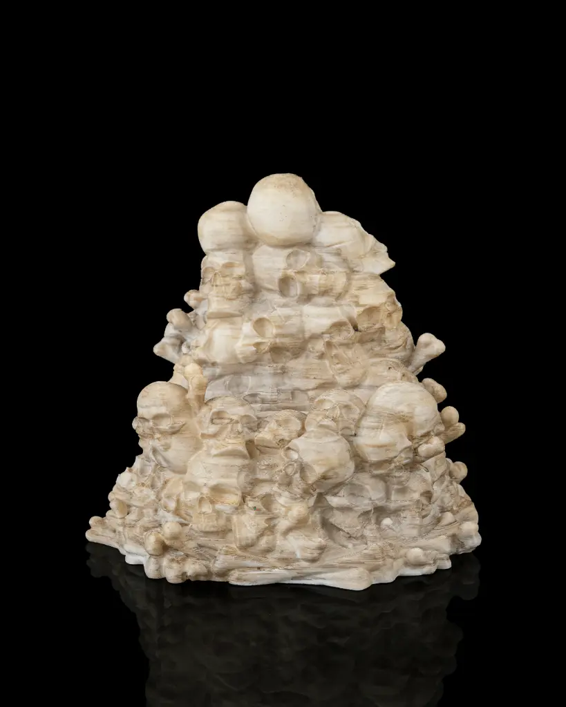 Bone_Throne_Phone_Holder2_359aff96f2.webp