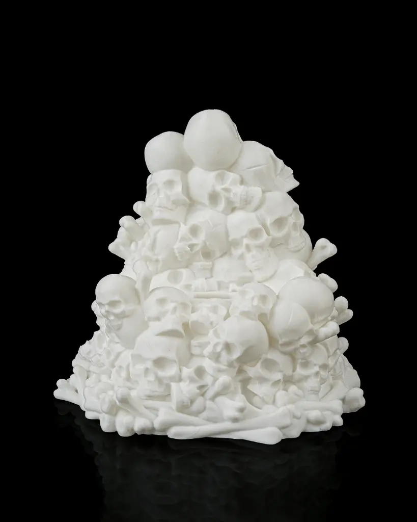 Bone_Throne_Phone_Holder6_cdb76ecaa3.webp