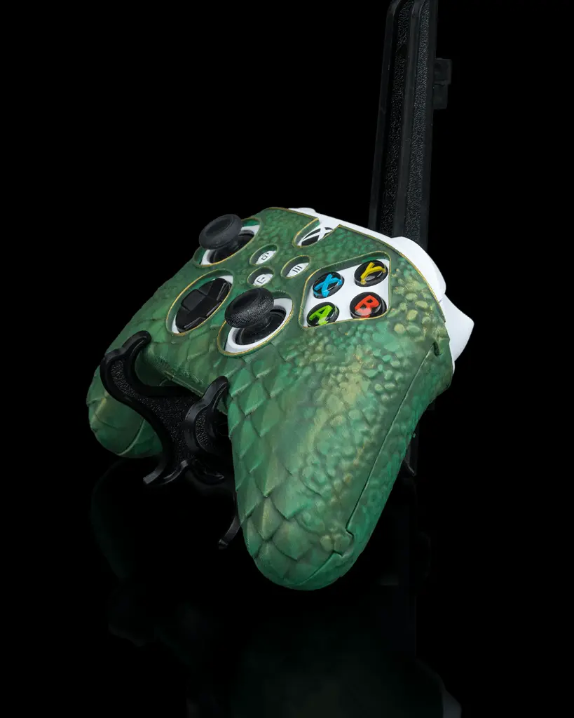 Dragonscale_Controller_Cover_3_35b36a7029.webp
