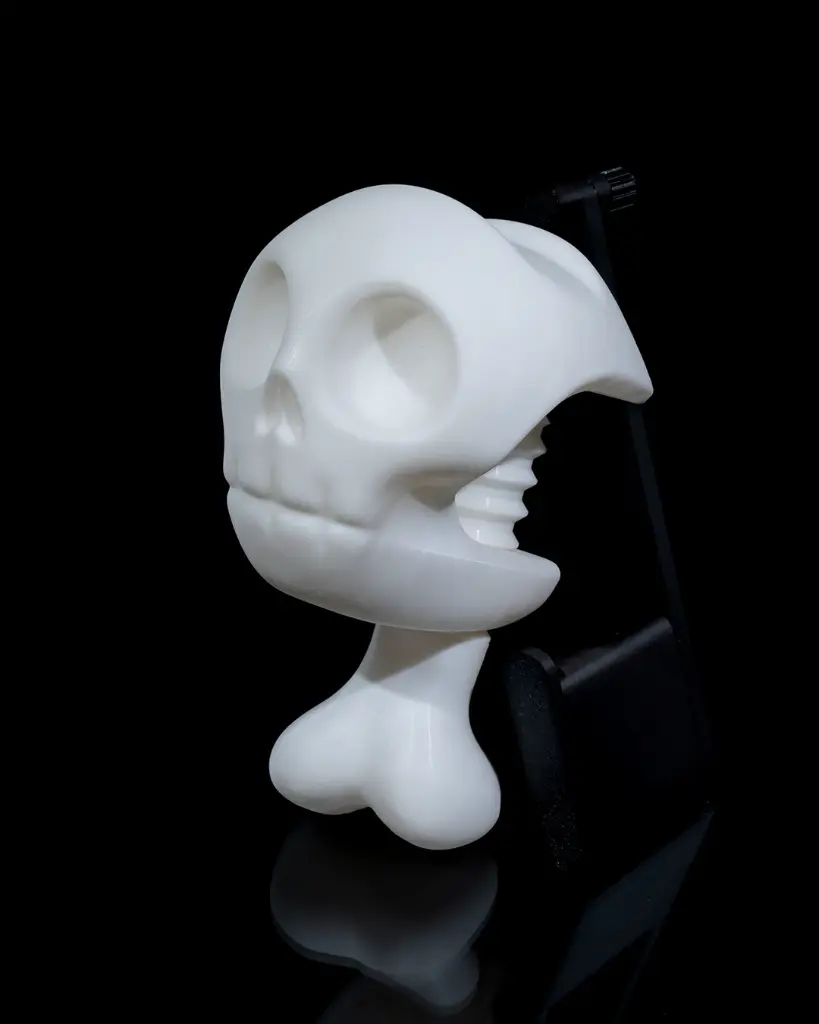 Skull_Vise_Headphone_Holder_5_b9ebeb233d.webp