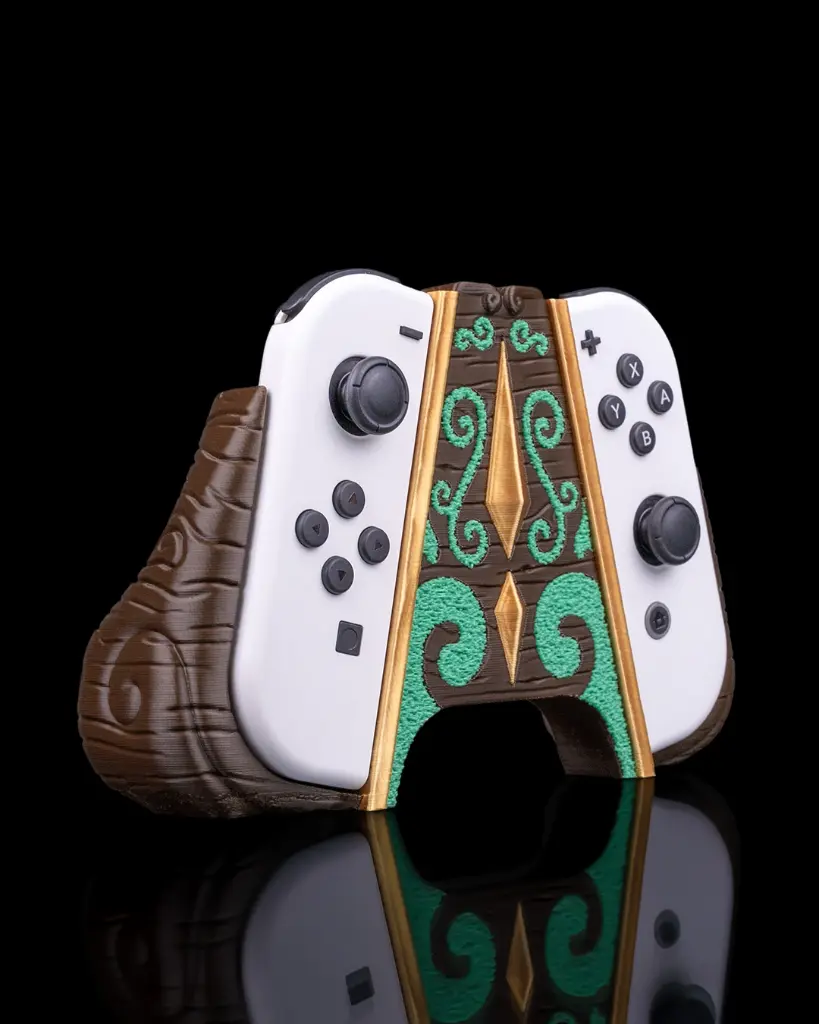 Wooden_Relic_Dual_Controller_Grip_2_c9e6e4b262.webp