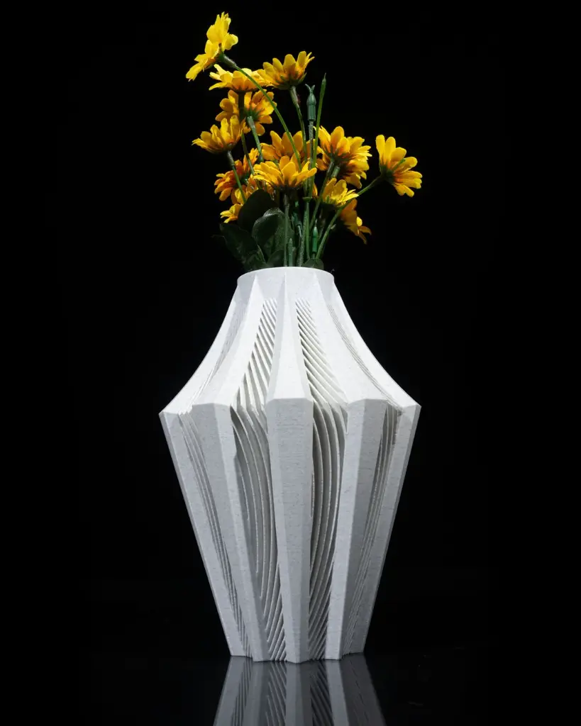 Walo_Vase_2_ad5b397934.webp